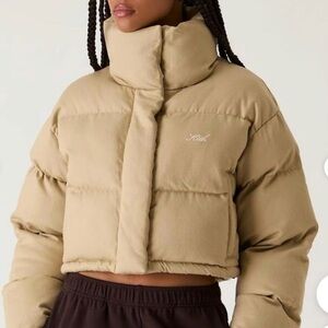 🤎 Kith Cropped Puffer Jacket – Size Small – Beige/Tan 🤎